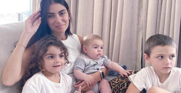 Mariana Uhlmann compartilha postagem fofa sobre a filha: ”Minha parceira”