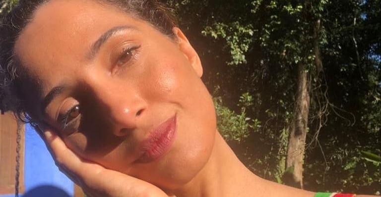 Camila Pitanga recebe elogios da web ao relembrar clique antigo: ”Maravilhosa como sempre”