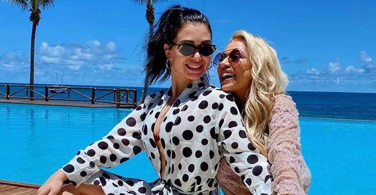 Flavia Pavanelli faz homenagem para a mãe: ”Obrigada por ser tão especial”