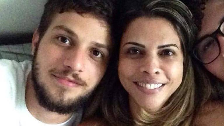Mãe de Chay Suede divide reencontro fofíssimo com a neta e ator se derrete: ”Amo vocês”