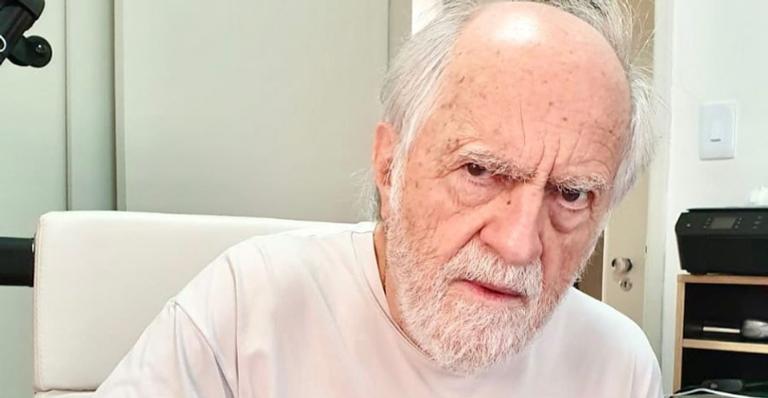 Ary Fontoura mostra furo em sua samba-canção e diverte web: ”Quem rir, Deus vai castigar”