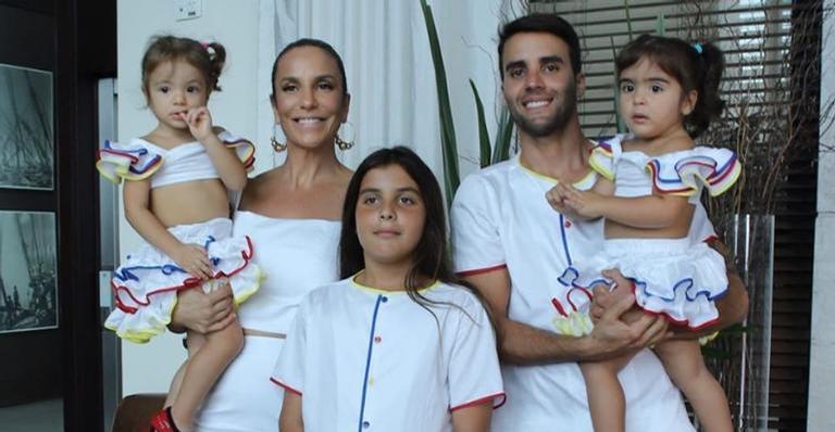 Marina e Helena, filhas de Ivete Sangalo e Daniel Cady, encantam ao extraírem mel com a família