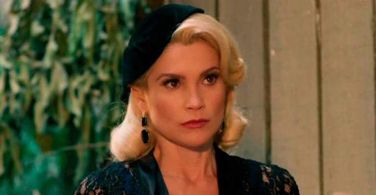 Sandra é flagrada na cama com amante em ‘Eta Mundo Bom!’
