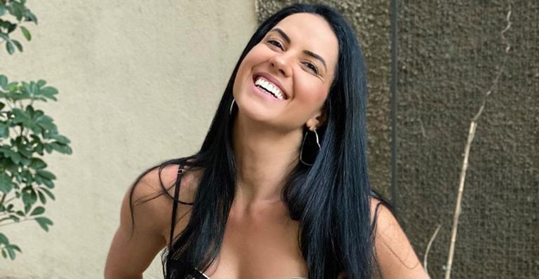 Graciele Lacerda esbanja sua boa forma ao posar de biquíni: ”O sol do Goiás não tem igual”