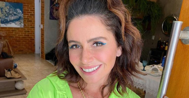 Giovanna Antonelli inicia semana com o pé direito: ”Segundando”