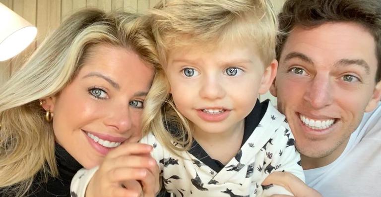 Karina Bacchi exibe detalhes de viagem em família: ”Carro cheio”