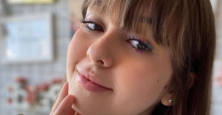 Klara Castanho recebe elogios ao fazer make com delineado diferente: ”Que linda!”