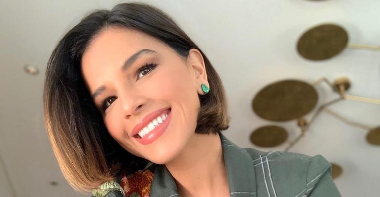 Mariana Rios surge com cabelão na web e brinca: ”O de vocês também cresceu assim na quarentena?”