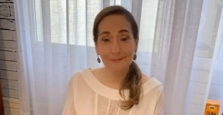 Sonia Abrão relembra clique da gestação e revela quantos quilos engordou