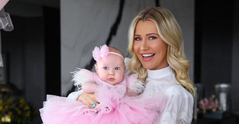Ana Paula Siebert exibe detalhes do mesversário da filha: ”Não superei essa produção”