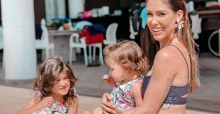 Mãe de duas meninas, Bella Falconi relembra gestações: ”Coisas que só Deus explica”