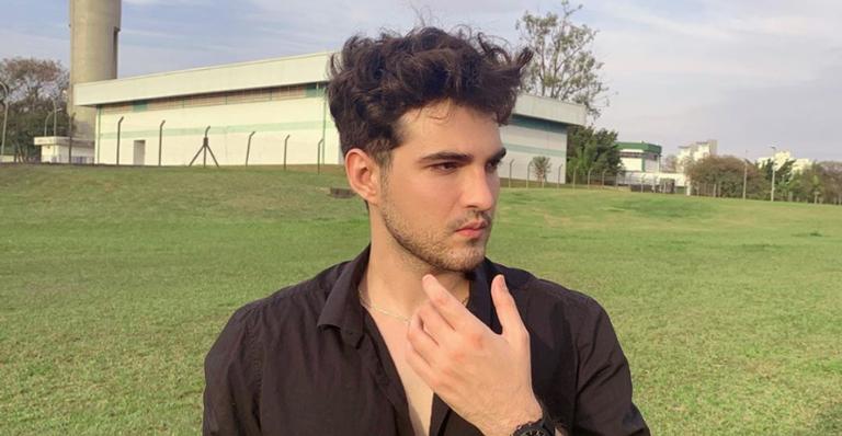 Jão celebra dois anos do álbum 'Lobos' com os fãs