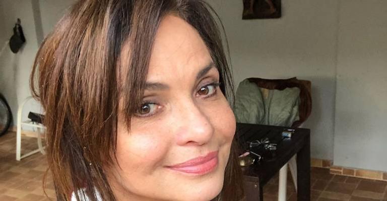Luiza Tomé arranca elogios dos fãs ao postar foto com a mãe: ”Lindas”