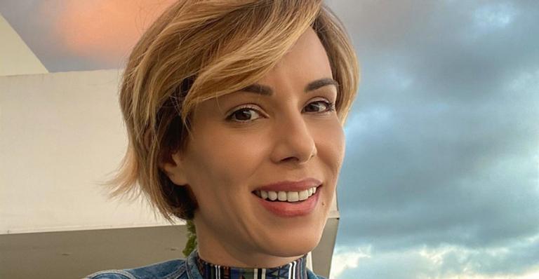 Ana Furtado aproveita dia com banho de mangueira e fãs elogiam: ”Que foto!”