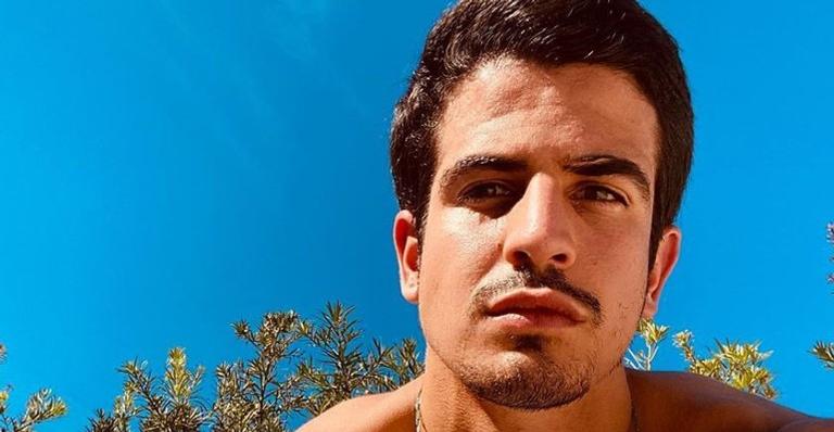 Enzo Celulari posa dentro do carro, de máscara, e dispara: ”Por amor à vida de todos”