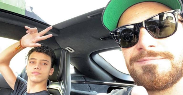 Com fotos raras, Felipe Titto comemora o aniversário de 17 anos de filho, Theo