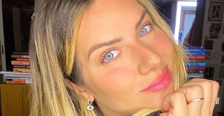 Gio Ewbank declara saudades ao recordar cliques com seu cachorro: ”Continua fazendo muita falta!”