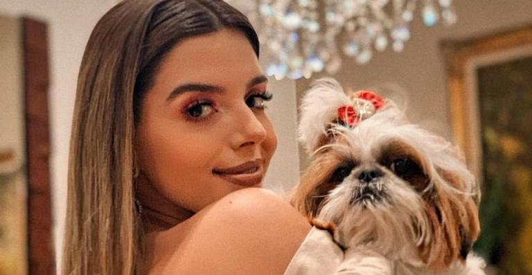 Giovanna Lancellotti derrete seus seguidores ao fazer clique de sua cachorrinha: ”É uma fofura”