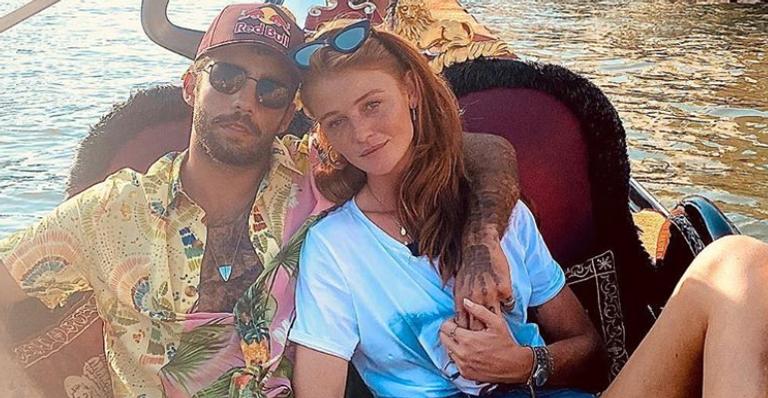 Pedro Scooby e Cintia Dicker esbanjam amor em novo registro