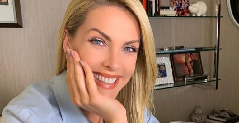 Ana Hickmann aproveita o clima de nostalgia para relembrar momentos nos bastidores do Hoje Em Dia