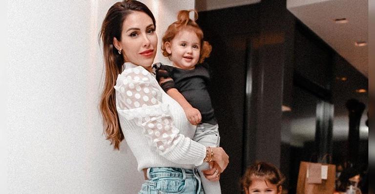 Bella Falconi comemora dois anos da filha, Stella: ”É um presente de Deus”