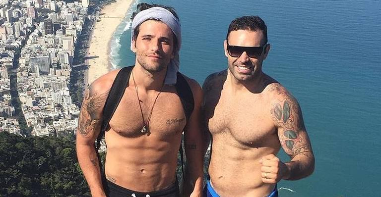 Bruno Gagliasso celebra aniversário de Chico Salgado: ”Uma honra ter você presente na minha vida”
