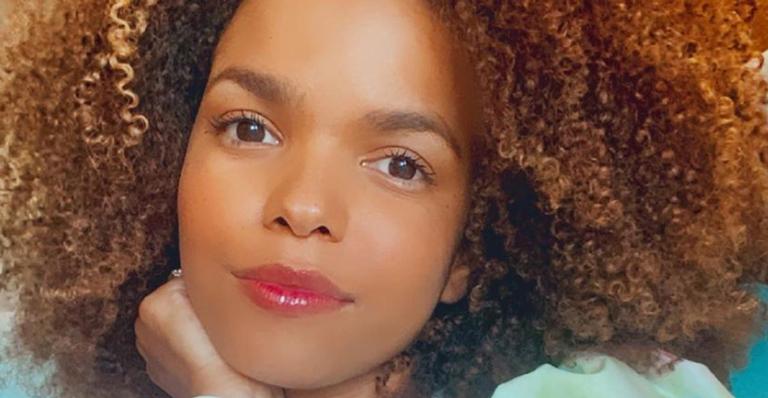 De cara lavada, Jeniffer Nascimento chama atenção dos fãs: ”Não tem um defeito…”