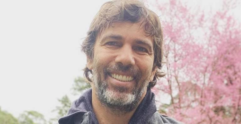 Marcelo Faria relembra clique da infância ao lado do pai: ”Bons tempos”