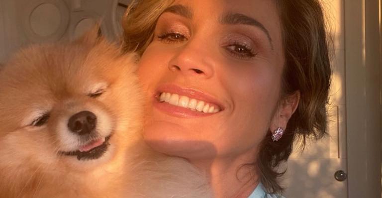 Flávia Alessandra publica clique fofíssimo com o seu cachorrinho e encanta