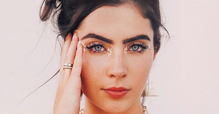 Jade Picon ensina a fazer make com margaridas: ”Maquiagem favorita do momento”