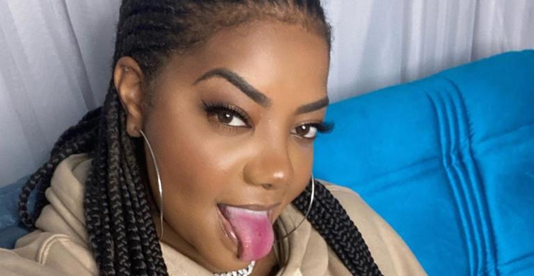 Ludmilla ganha elogios dos fãs ao posar com look laranja estiloso: ”Rainha!”