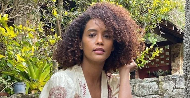 Taís Araujo publica vídeo sobre a realidade da beleza por trás das lives e diverte a web