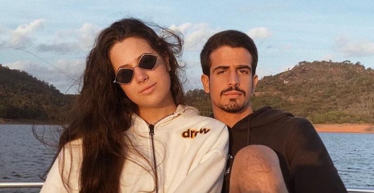 Enzo Celulari se diverte dançando ao lado da irmã, Sophia Raia