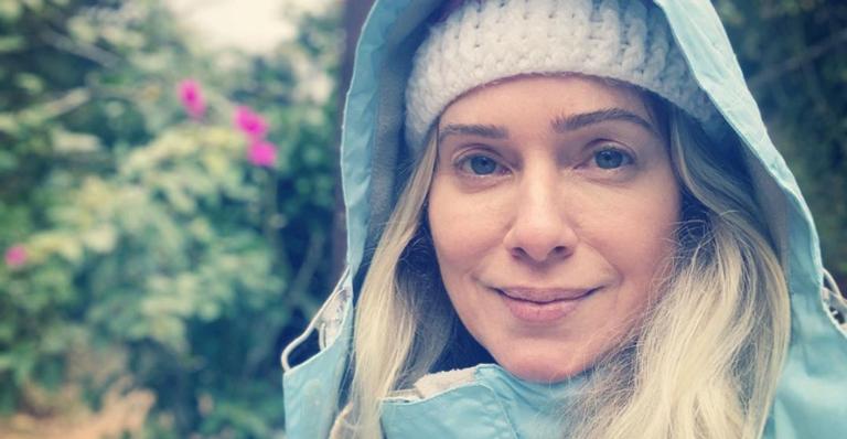 Leticia Spiller surge dançando canção da banda do filho e se declara: ”Xonada nessa nova música”