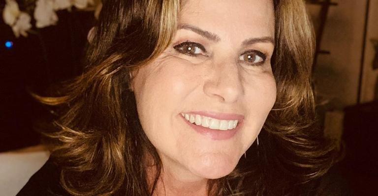 Renata Ceribelli relembra festa de 15 anos: ”Dançando a valsa com meu pai querido”