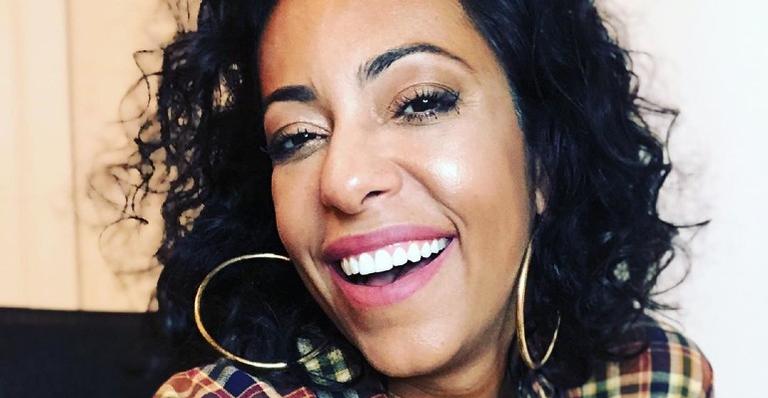 Samantha Schmutz posta foto com o pai e se declara: ”13 anos que sou só saudade”