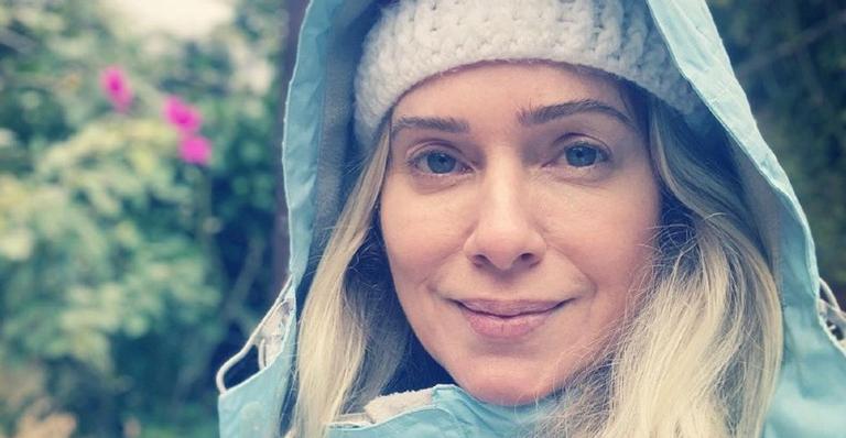 Leticia Spiller publica clique ousado com quadro do mar e deixa os seguidores sem fôlego
