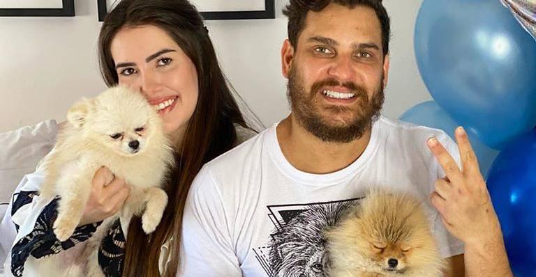 Recuperado da Covid-19, Cauan posa com a família em casa e agradece orações
