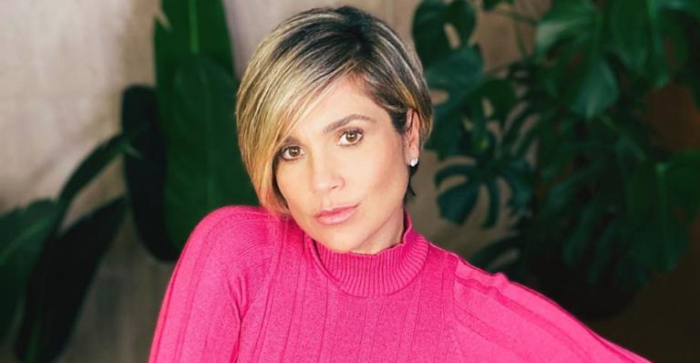 Flávia Alessandra esbanja sua boa forma ao mostrar o cansaço pós-treino