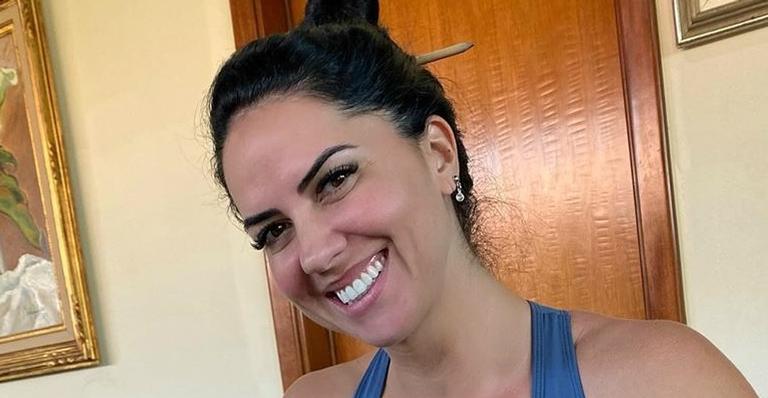 Graciele Lacerda empina o bumbum e ostenta corpaço com mini shortinhos: ”Que mulher!”