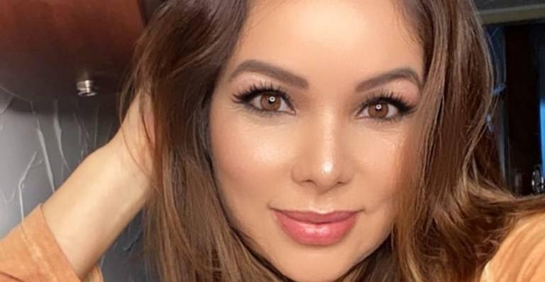 Liah Soares posa com a filha recém-nascida e brinca sobre look do dia