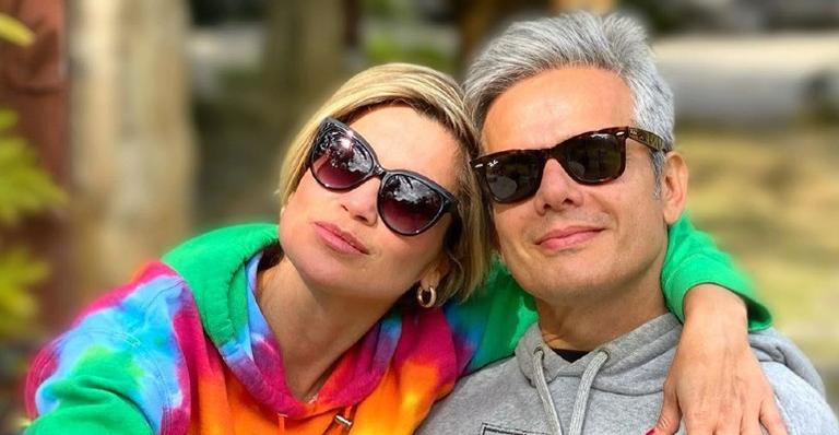 Otaviano flagra Flávia Alessandra tirando selfie e se derrete: ”Olha que linda a minha musa”