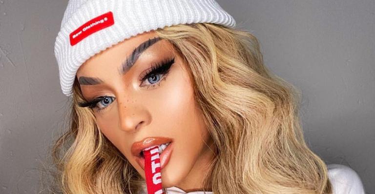 Pabllo Vittar recebe chuva de elogios ao surgir loira e com os olhos azuis: ”Muito que bela!”