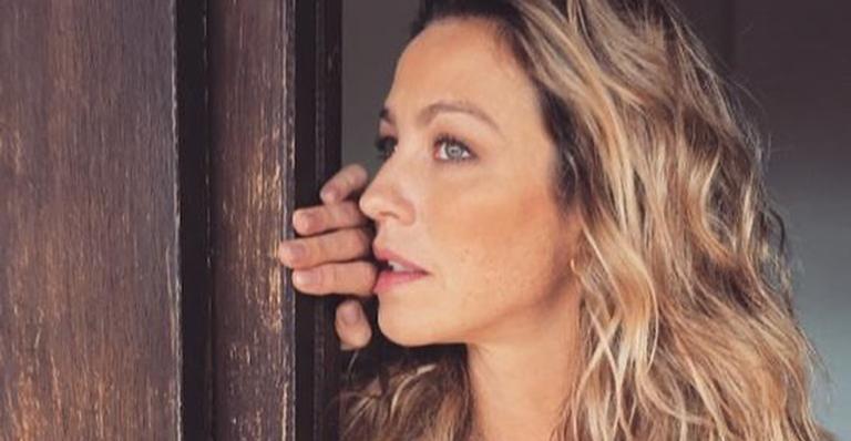 Aos 43 anos, Luana Piovani posa de biquíni e agita a web: ”Sempre divina e plena”