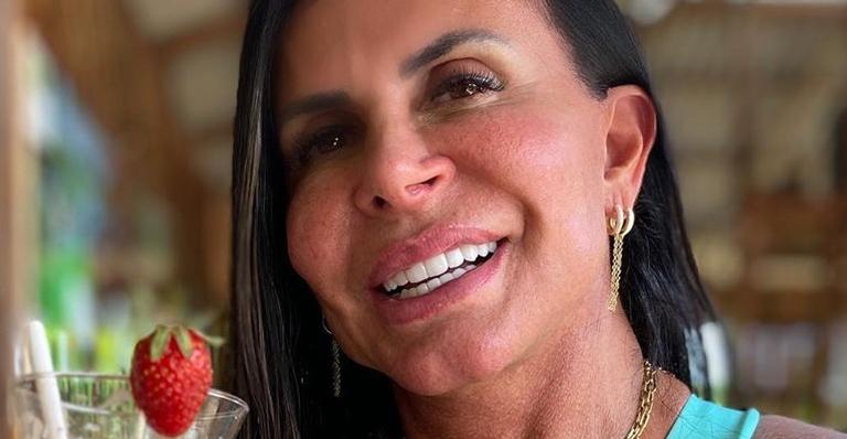 Gretchen posa de shortinhos em clique feito pelo noivo e pernões roubam a cena: ”Sensacional”