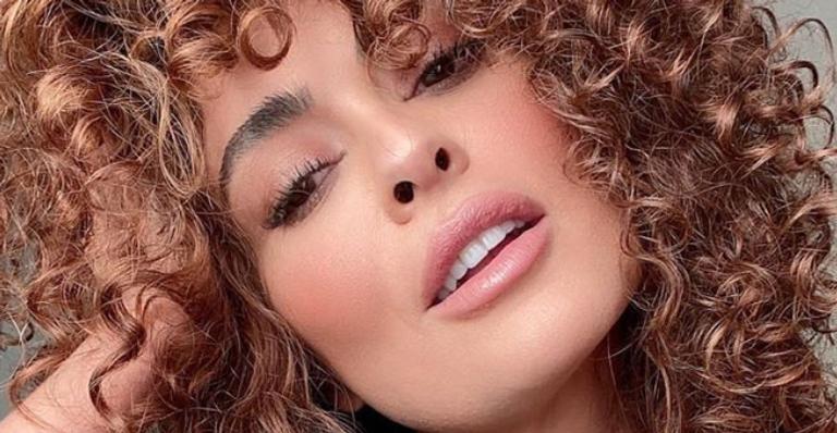 Juliana Paes arranca suspiros ao relembrar registro de viagem à Grécia