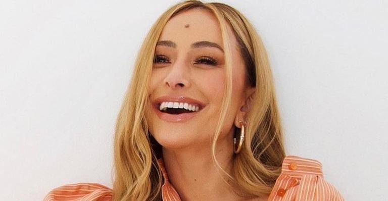 Sabrina Sato surge deslumbrante em vestido branco e ganha elogios da web: ”Belíssima”