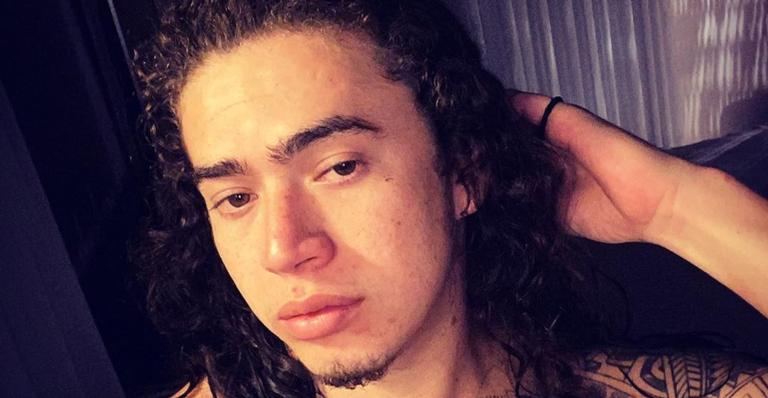 Whindersson Nunes surge completamente nu em foto inusitada e eleva temperatura da web: ”Dei zoom”