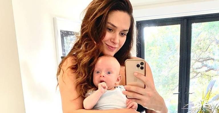 Fernanda Machado celebra o terceiro mês do filho, Leo: ”Te amo mais que tudo”