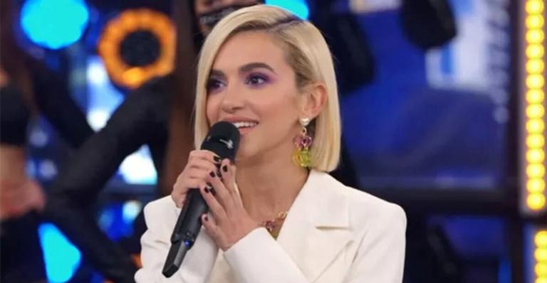 Manu Gavassi brinca sobre ser apresentadora: ”Boninho, cadê você?”